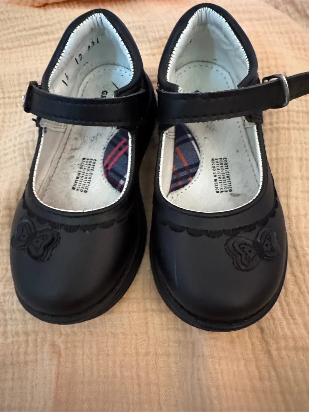 Classic Black Mary Jane Dress Shoes for Girls with Butterfly Stitching